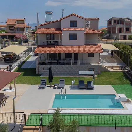 Oasis By Pro - Nea Halkidiki Villa
