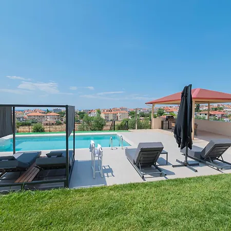 Oasis By Pro - Nea Halkidiki Villa *