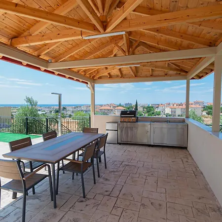Oasis By Pro - Nea Halkidiki Villa